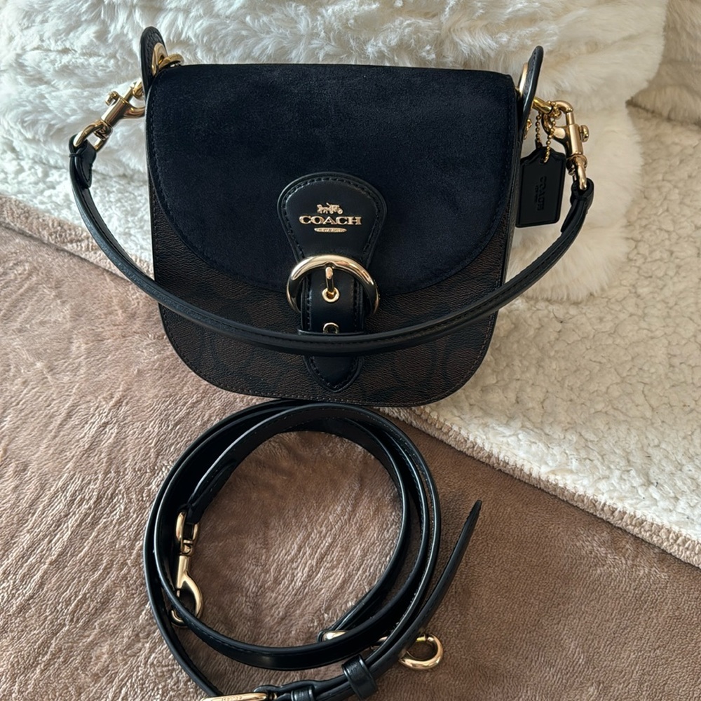 🌹SOLD 🌹Coach Mini Kleo crossbody strap & Shoulder bag